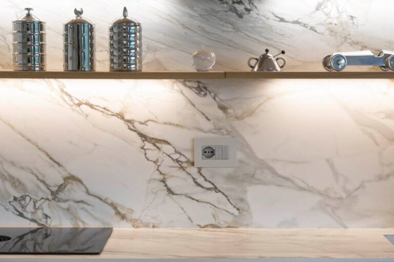 Domotica e levette AVE in un appartamento di Brescia:quando lo stile incontra la tecnologia